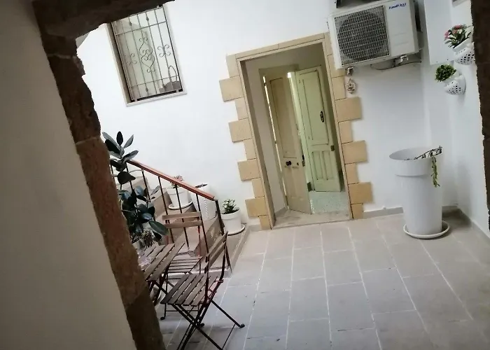 Dimora Via Celso 招待所 3*