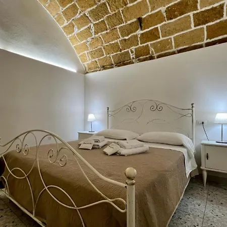 Dimora Via Celso 3*