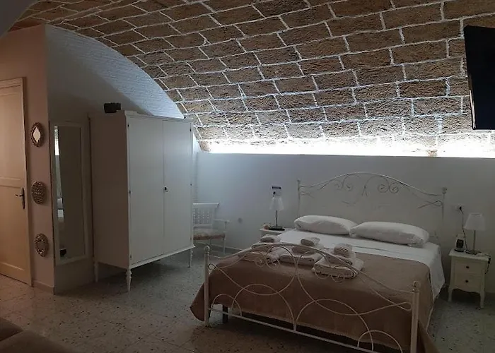 Dimora Via Celso Pensión 3*