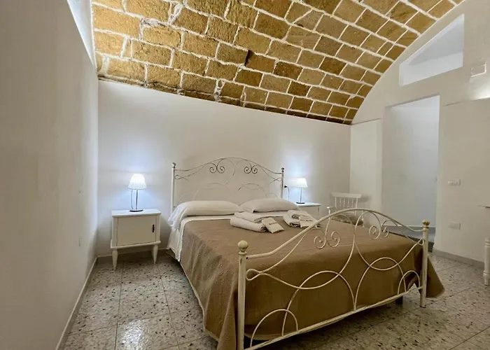 Dimora Via Celso Pensión 3*